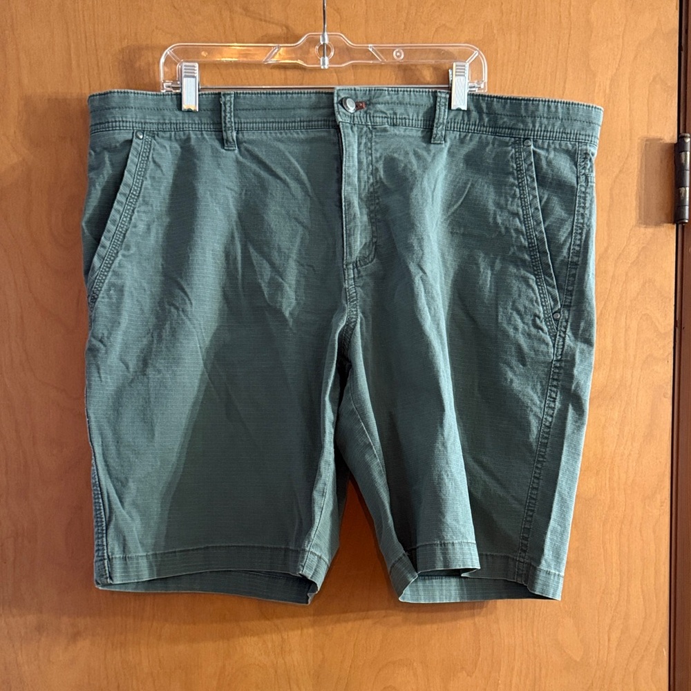 Weatherproof Men's Olive Flat Front Shorts